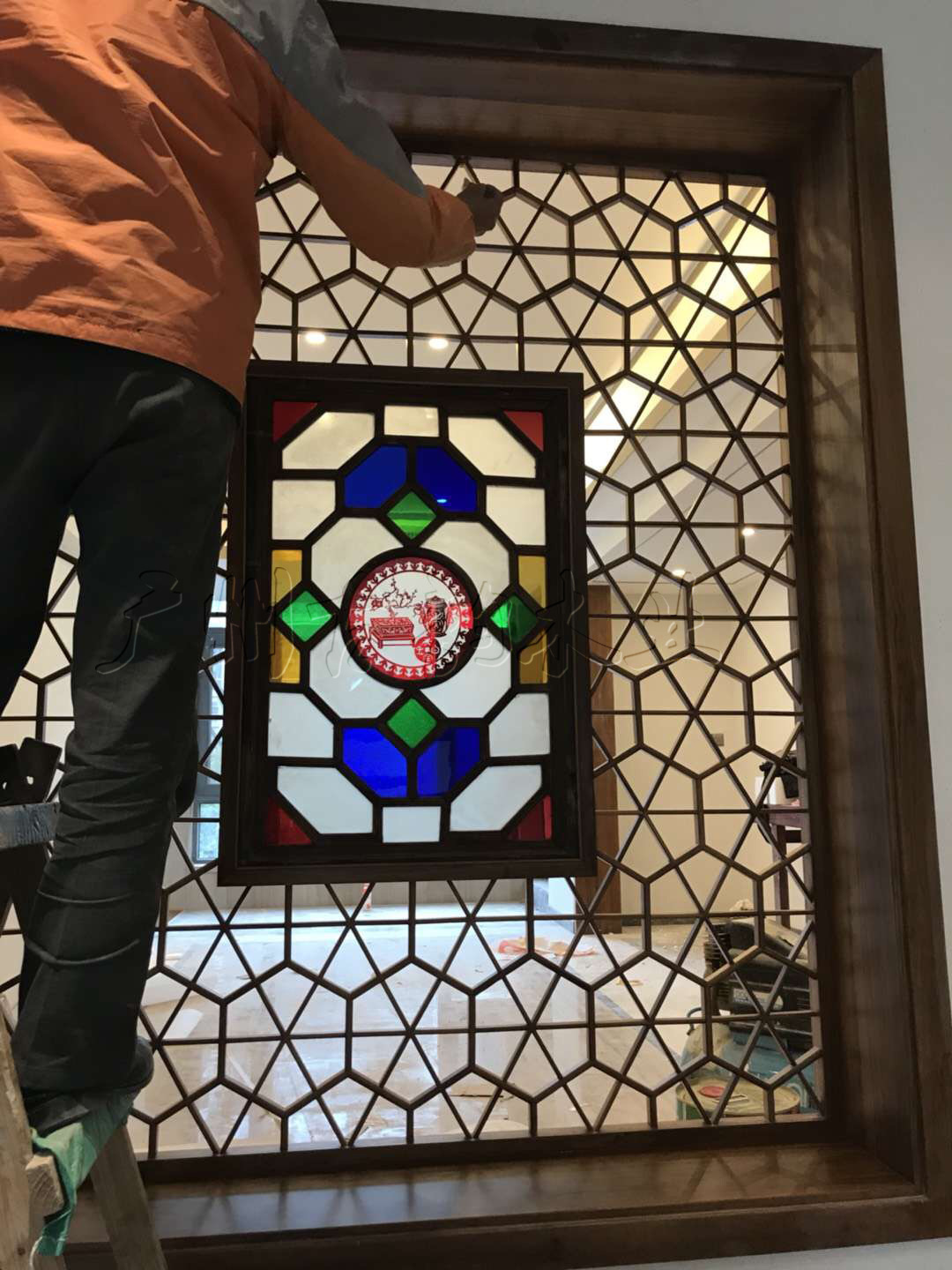 源头厂家实木满洲窗 仿古门窗中式岭南玻璃花窗隔音制定批发