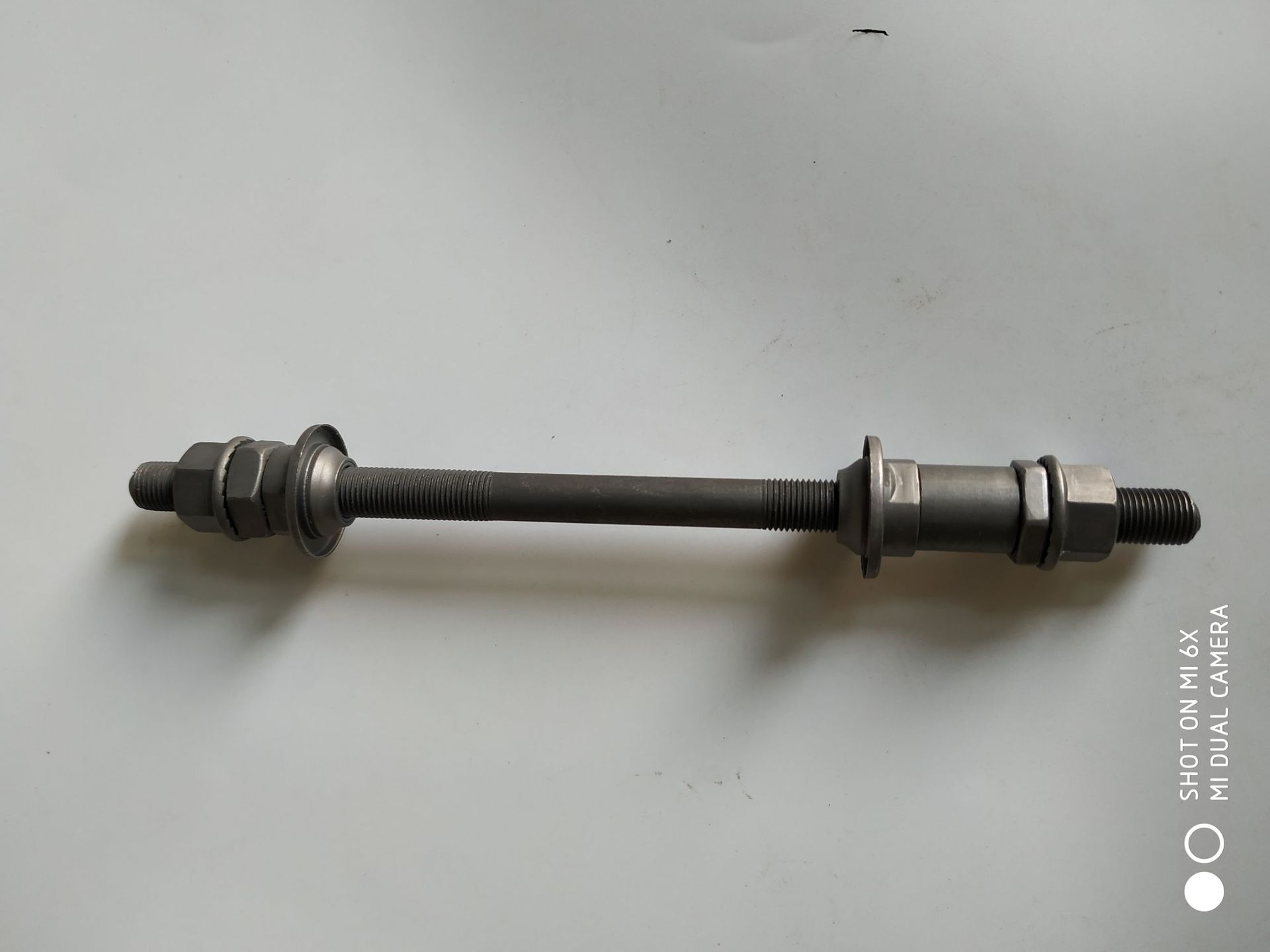 山地车变速后轴旅行公路自行车实心后轴 花鼓改装配件 轴芯条190