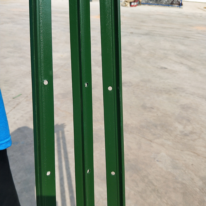 豪亮y型钢桩y型钢y型柱镀锌y型立柱三角柱t型柱草原网牛栏网立柱