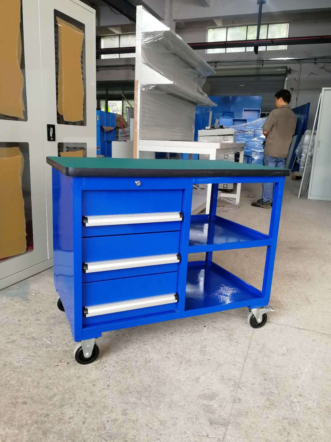 直销深圳多功能工具车 车间移动工具台车 复合台面工具车 3抽2层