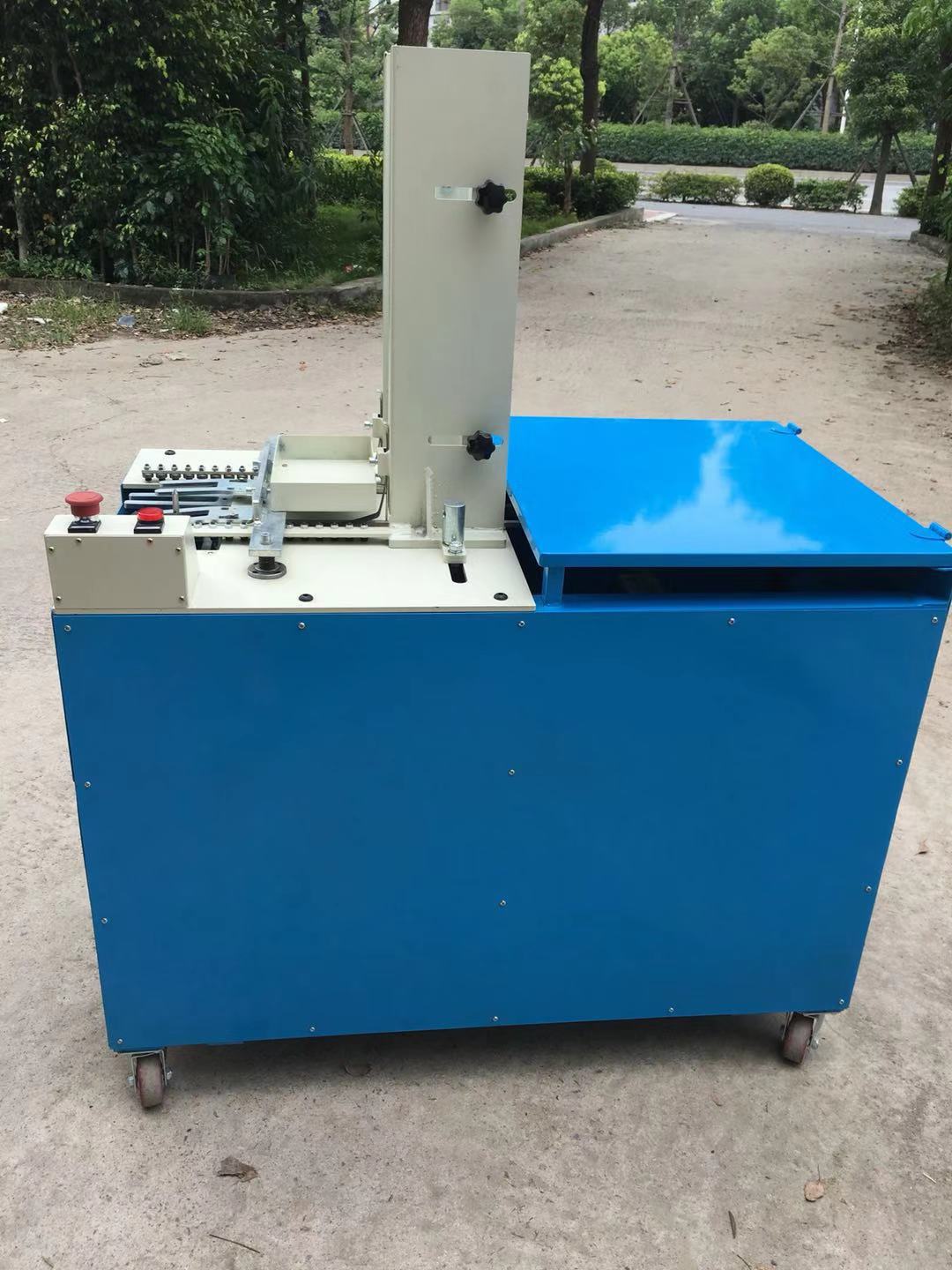 拖鞋生产设备人字拖电动穿鞋带机拉带机踩带机可订制3&5钉