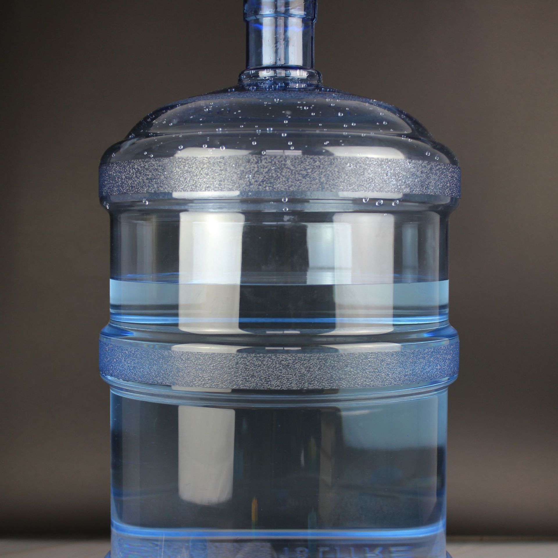 进口pc加厚家用桶装罐装水桶纯净水桶矿泉水饮水机用饮用水瓶酵素