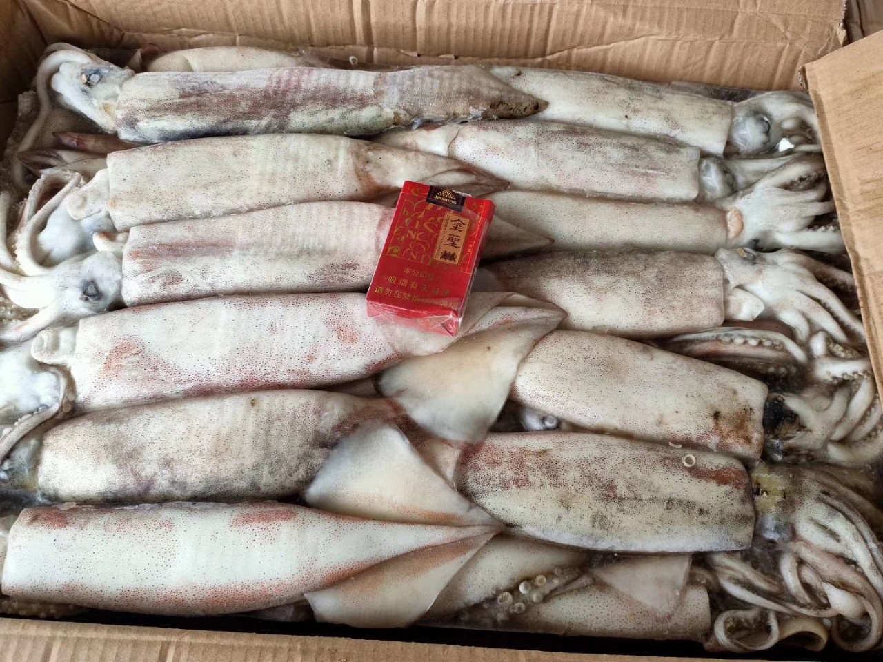 品种 鱿鱼 是否进口 否 产地/厂家 金利源 用途 食用 食品工艺 冷冻