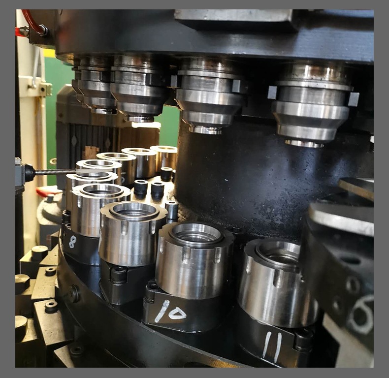 全自动压盖机 瓶盖加工机器全自动瓶盖成型机无浇口24腔3025口径