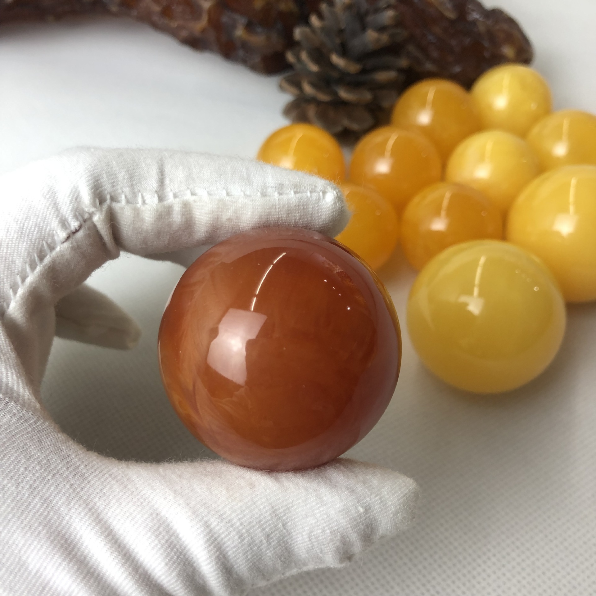 琥珀蜜蜡散珠大圆珠303140珠子白花蜜妖白花鸡油黄圆珠厂家直销