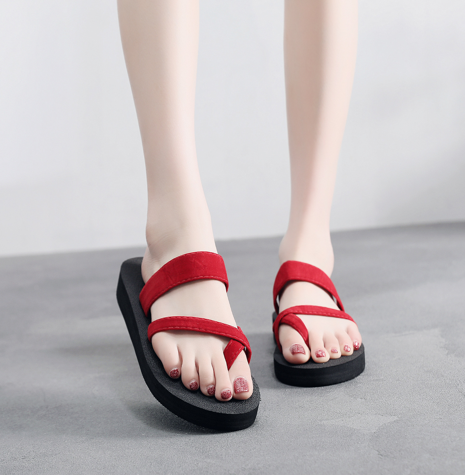 Summer New Toe Covering Flip Flops Women's Casual Sandals Women's Flip-Flops Beach Shoes Comfortable Flat Heel Sandals