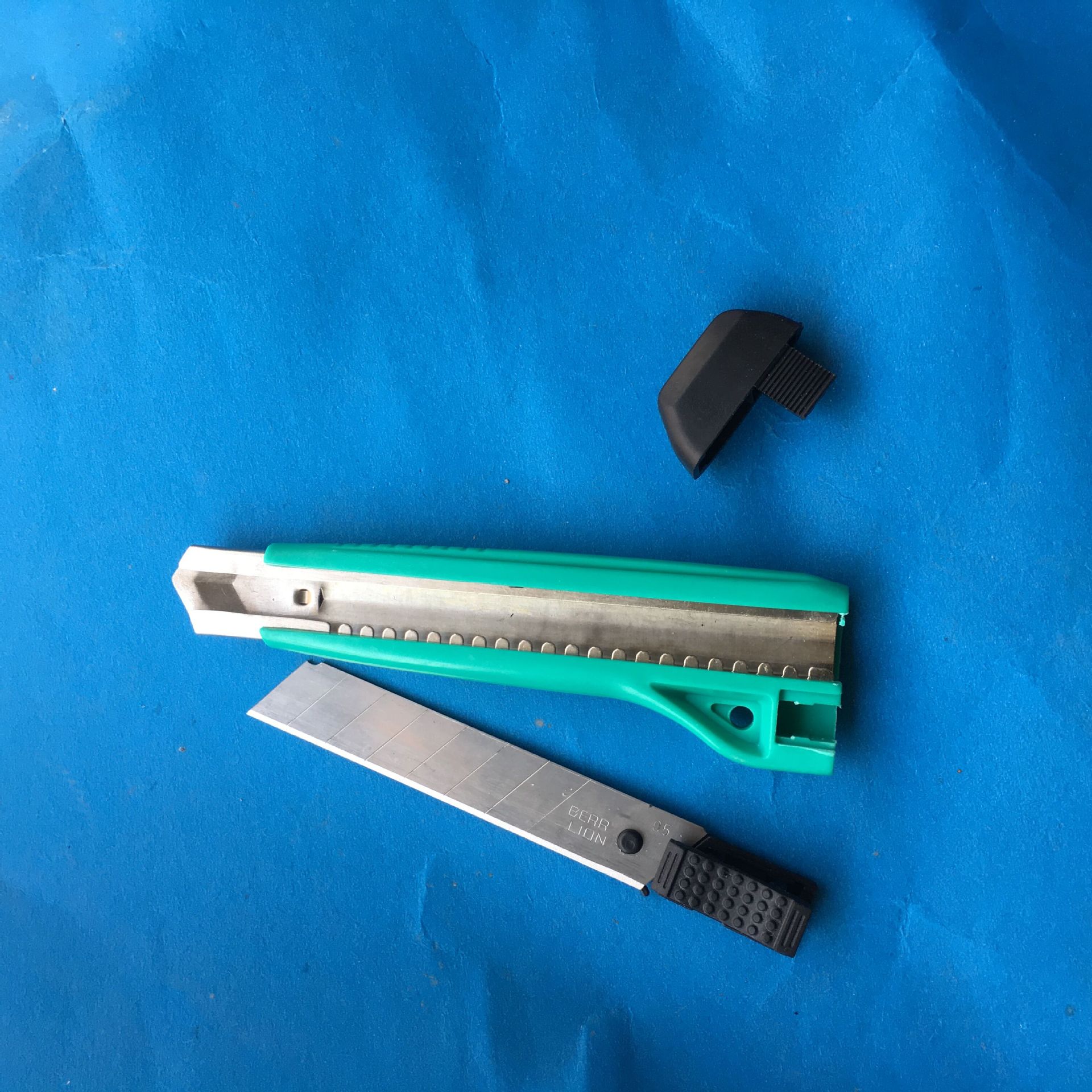 田岛同款大号美工刀裁纸刀工具刀 彩色金属裁纸刀 壁纸刀 厂家