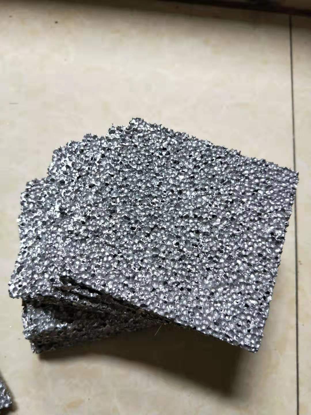 泡沫金属泡沫铝隔音吸声材料发泡铝消音降噪装饰材料泡沫铝吸音板