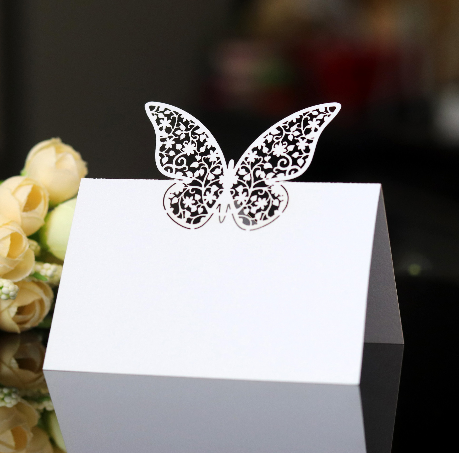 欧式结婚席位卡 蝴蝶卡片激光镂空纸桌卡 座位牌卡姓名座次卡批发