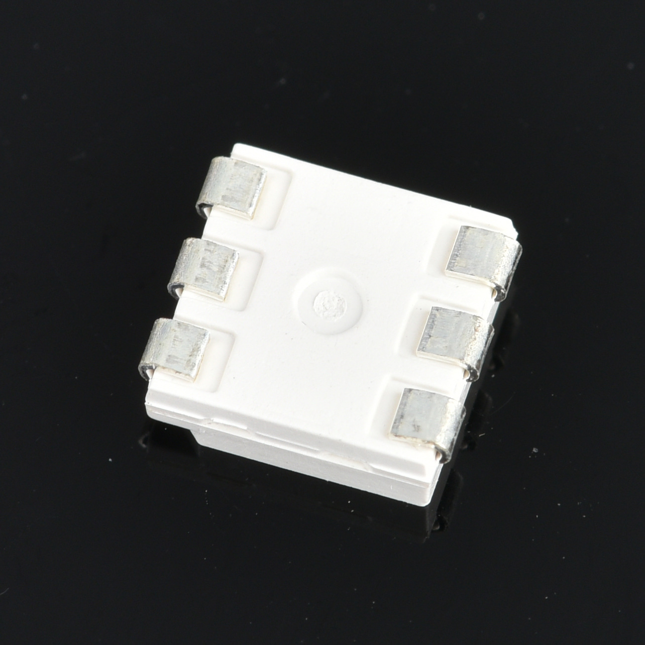 源头厂家直供晶元芯片灯珠5050rgb0.5w大功率高亮灯珠七彩led灯珠