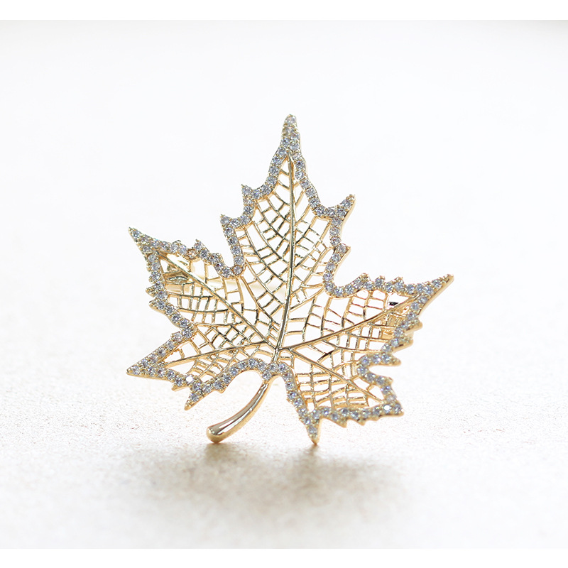 太阳云 新品精致镶钻金色枫叶胸针简约镂空叶子领针男女同款 别针