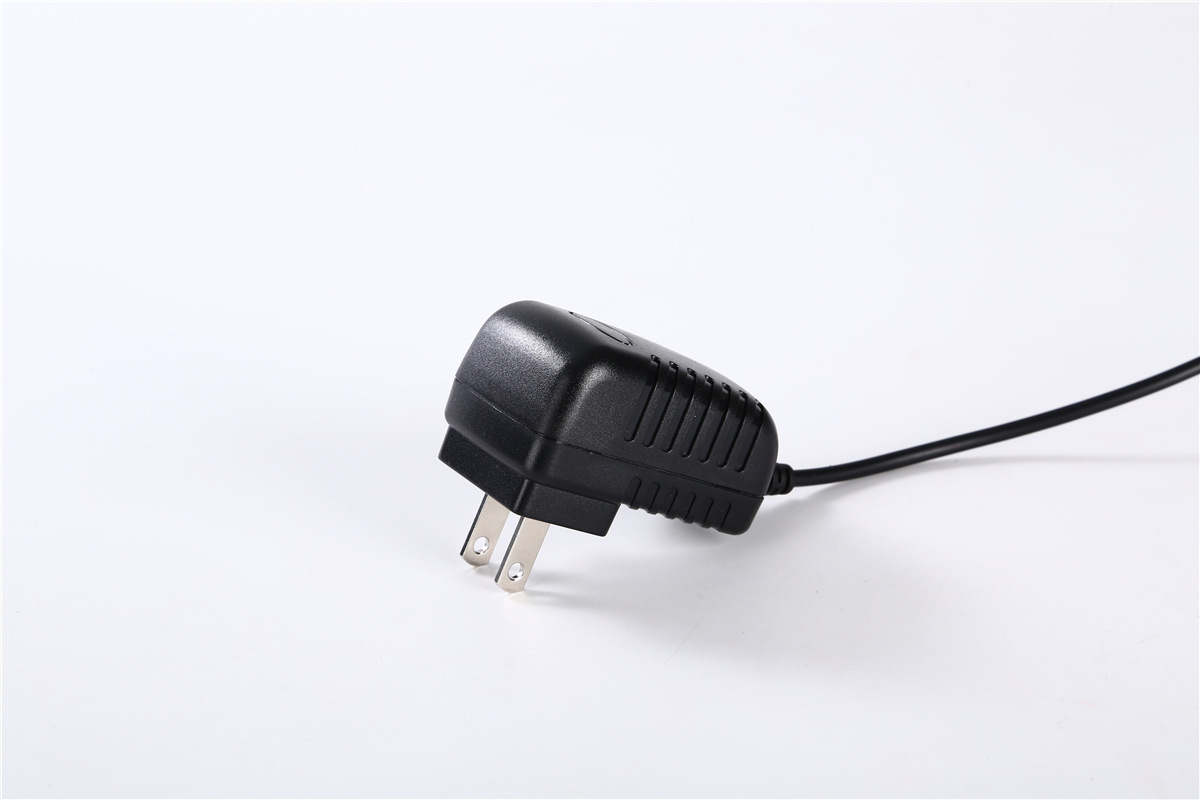 美规12v1a电源适配器 便携式黑色充电插头 3c认证12v1a带线适配器