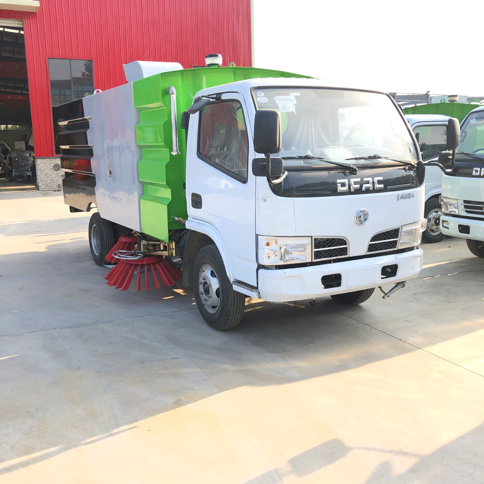 东风多利卡清扫车上牌大型吸尘扫路车过户湿扫车洗扫车厂家直销