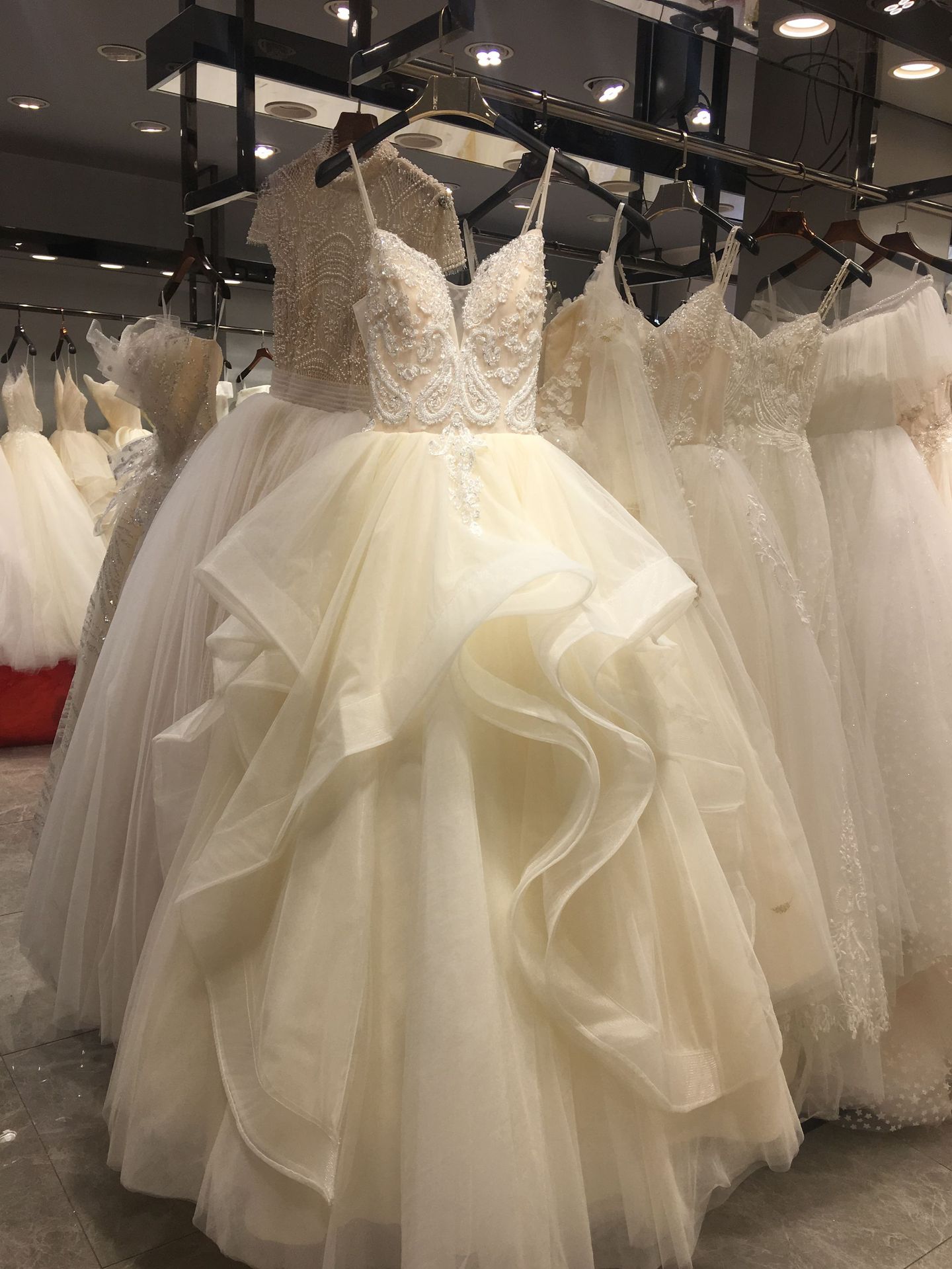 吊带婚纱新款森系新娘法式公主蓬蓬裙超仙显瘦简约齐地工厂直供