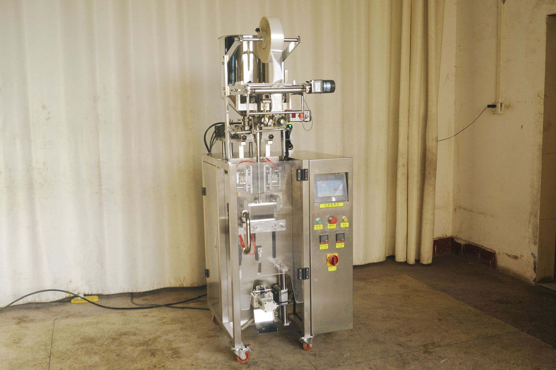 奶咖茶饮圆角包装机 长条圆角液体包装机 漱口水液体包装机