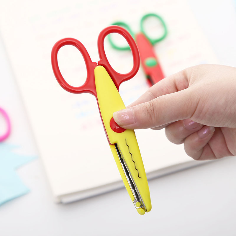 Children Ruffles Scissors Manual Scissor Kindergarten Baby round Head Paper Cutter Small Scissors Lace Scissors Wholesale