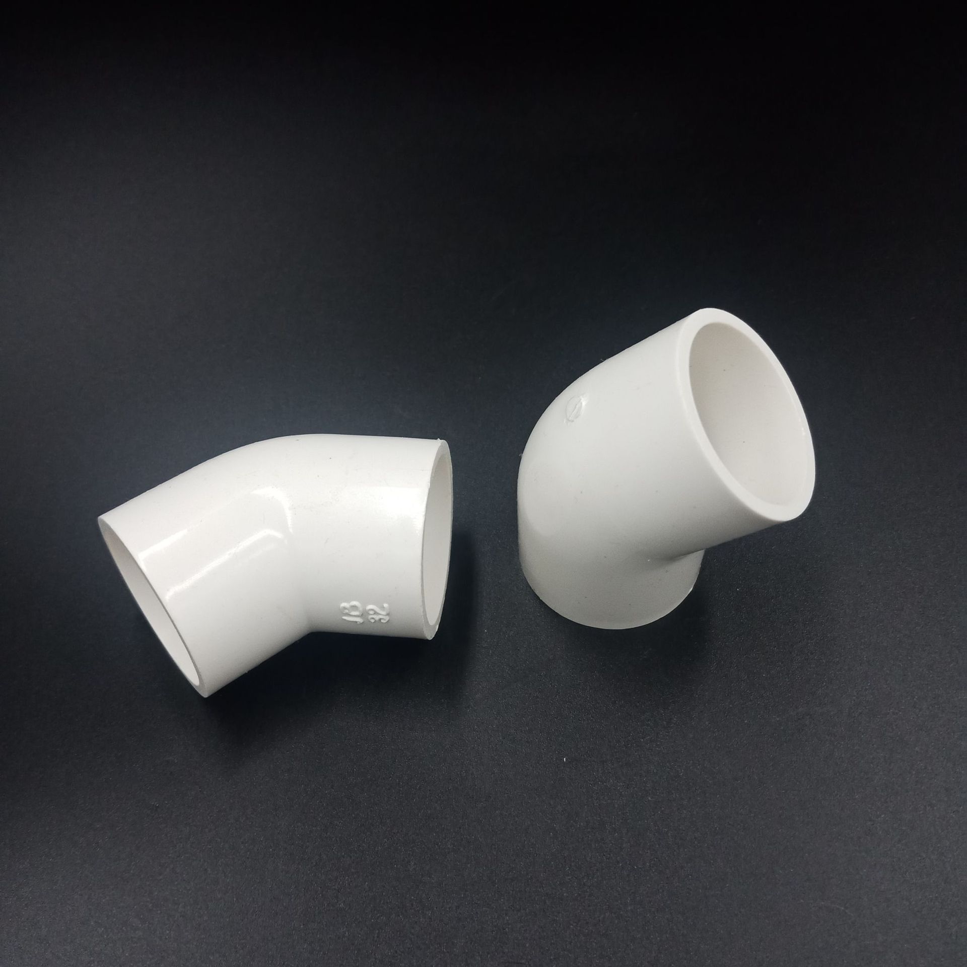 pvc给水管件 厂家供应供水小弯45°弯头 给水直弯pvc管件给水小弯
