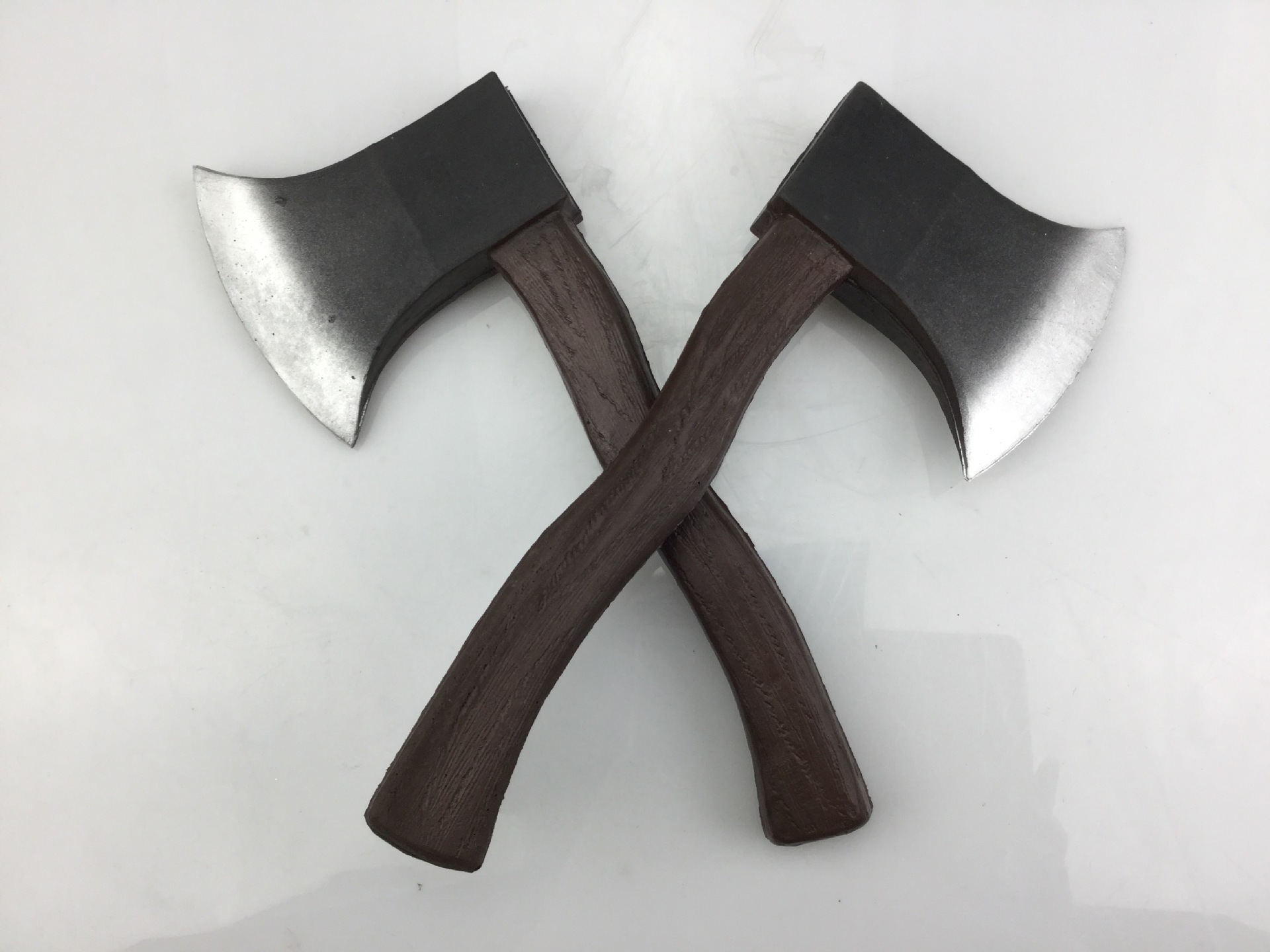 厂家销售万圣节狂欢节玩具消防斧上海滩表演道具装备pu发泡斧头