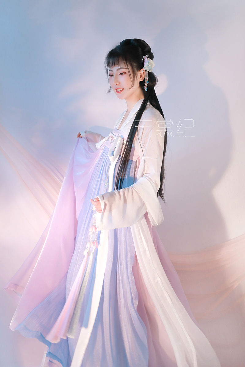 云裳纪汉服春樱粉紫蓝齐腰襦裙胸超仙女绣花大袖衫云月蓝金六米摆