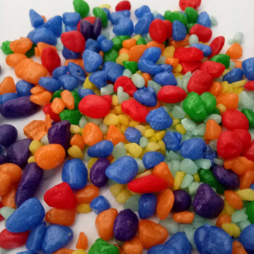 批发五彩石子染色小石头园艺七彩石鱼缸彩色鹅卵石鱼缸造景石碎石