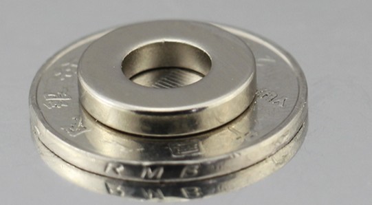 强磁环钕铁硼强磁圆形带孔磁铁强力磁铁吸铁石圆环喇叭d16xd8x3mm