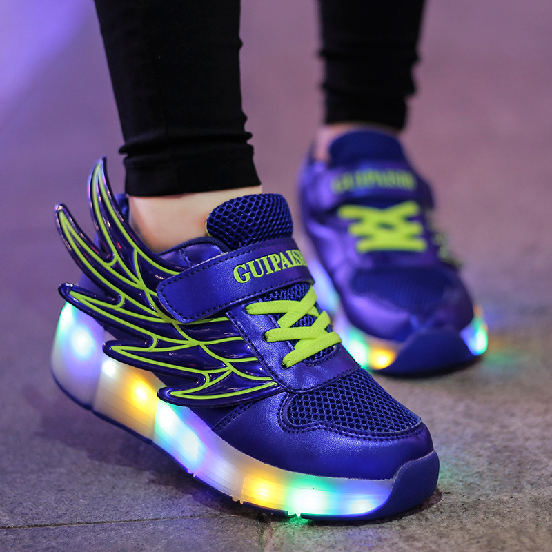 跨境休闲暴走鞋厂家批发充电发光鞋led灯儿童成人轮滑鞋带轮子