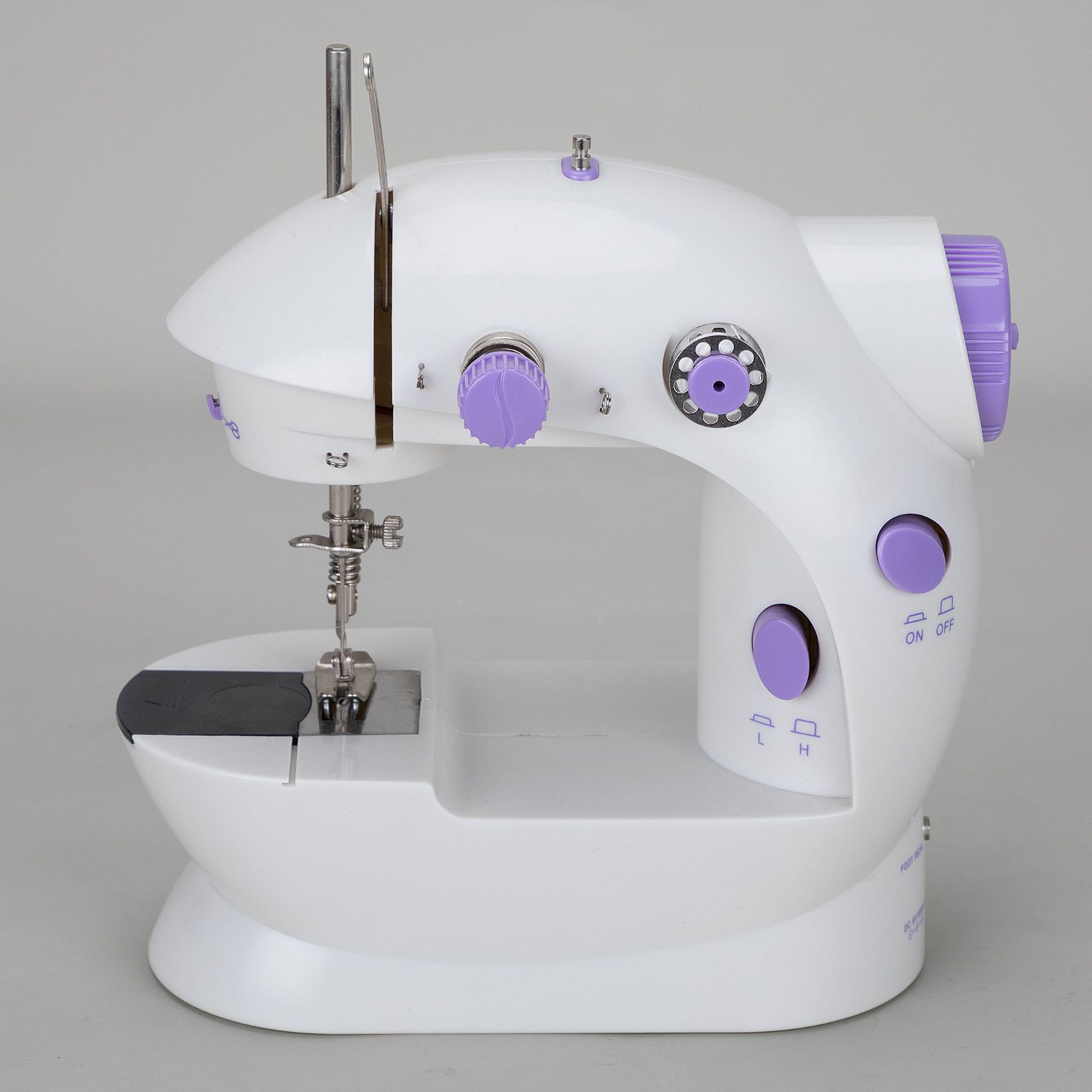 迷你缝纫机202a多功能型家用缝纫机美规欧规电源电动缝纫机