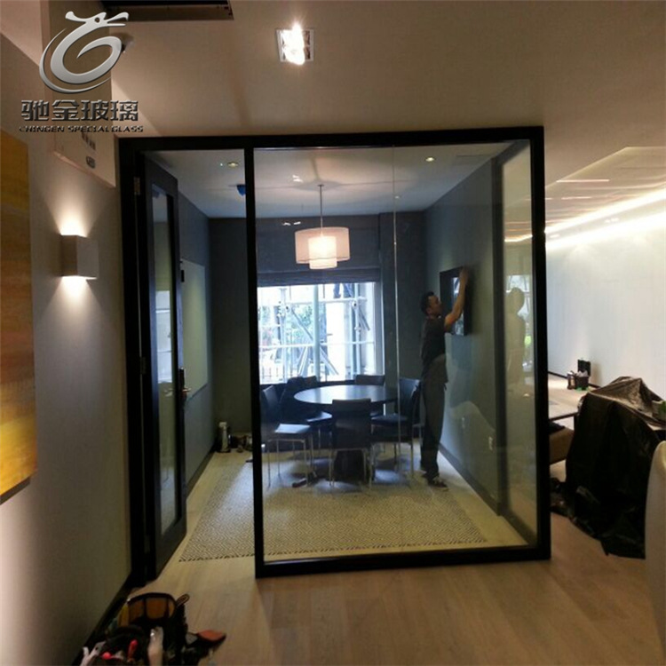 办公室隔断用智能调光玻璃保护隐私好帮手 电控智能雾化玻璃厂家