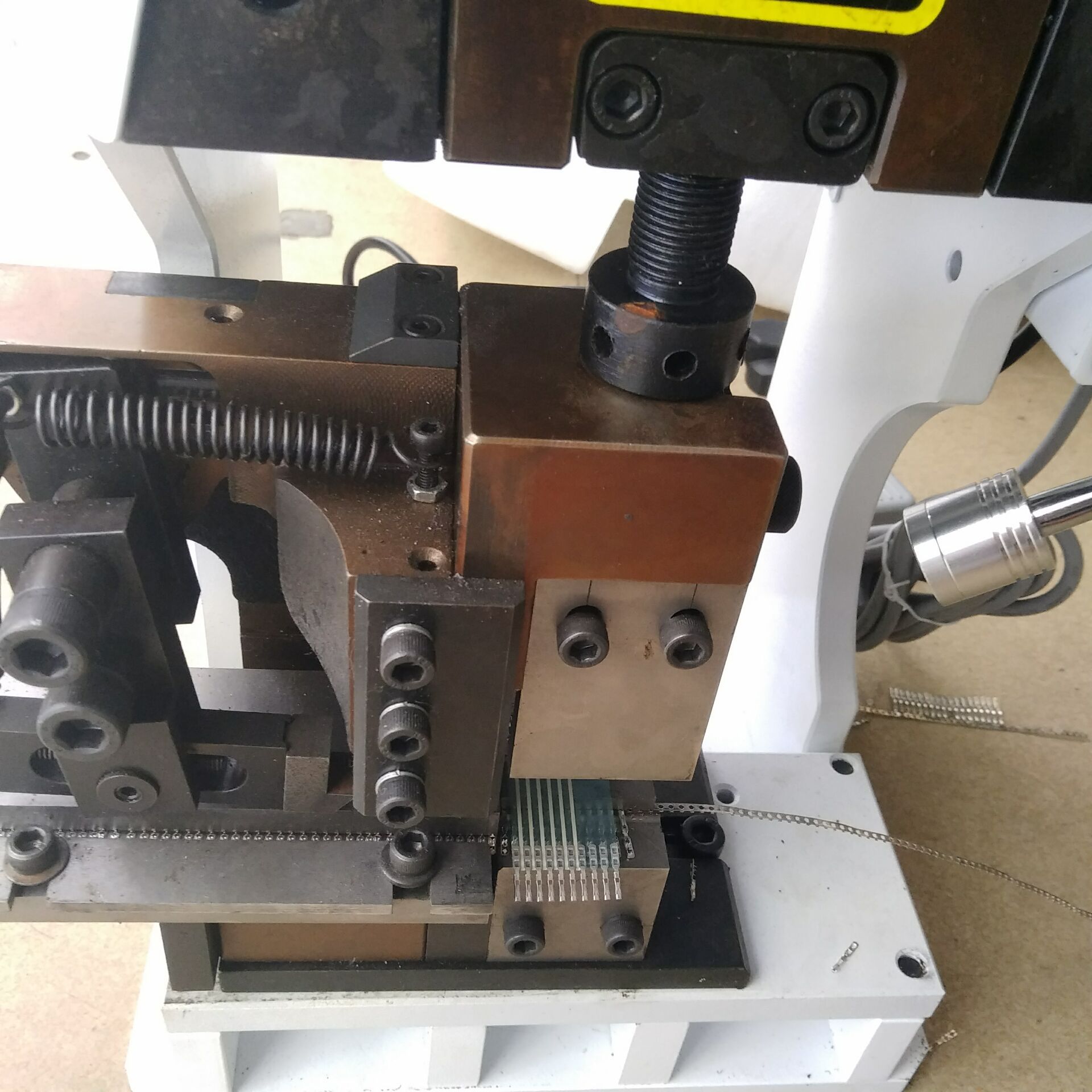 08自动送料机 端子机 简单方便