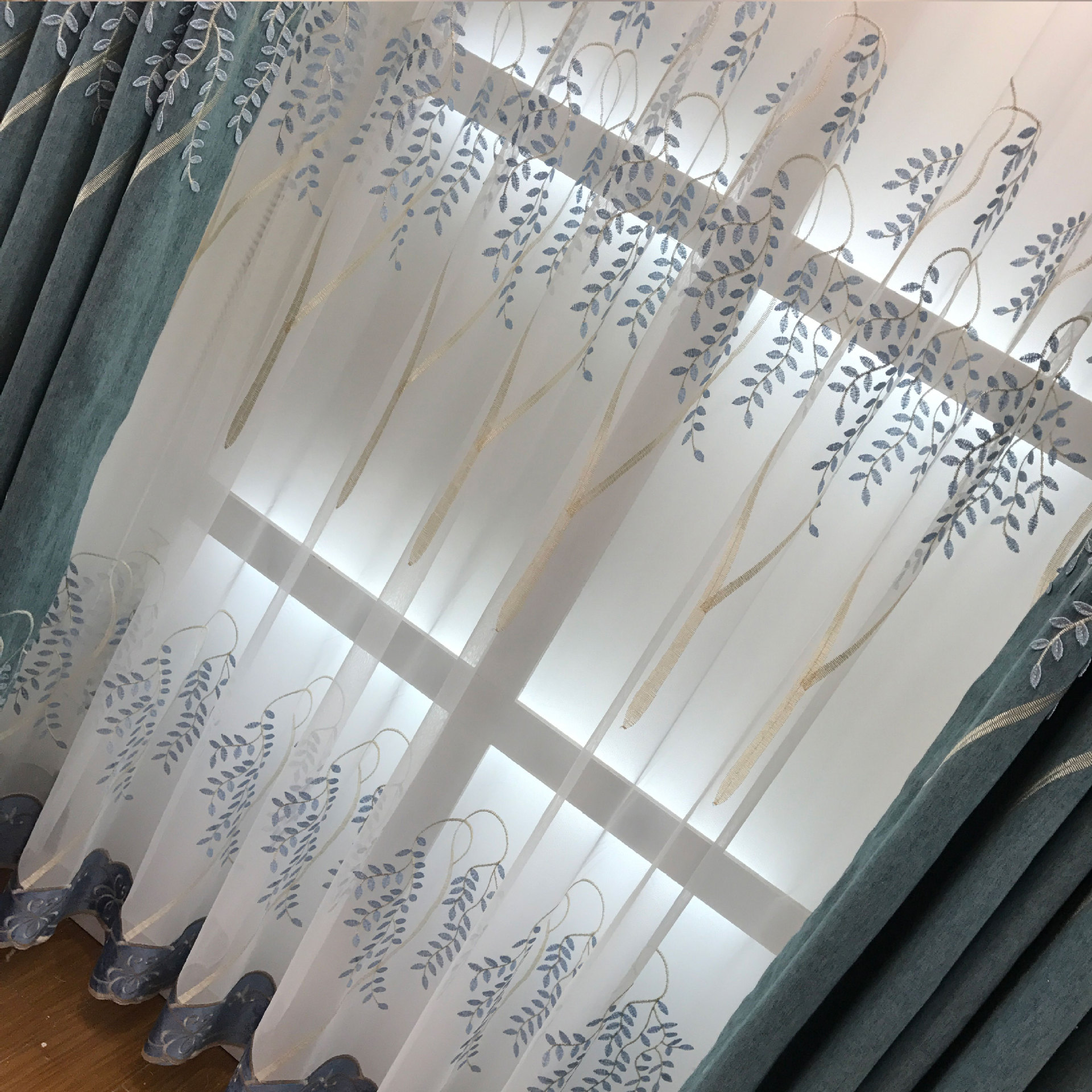 厂家直销棉麻窗帘 田园风浮雕绣花窗帘布料 客厅卧室遮光窗帘成品