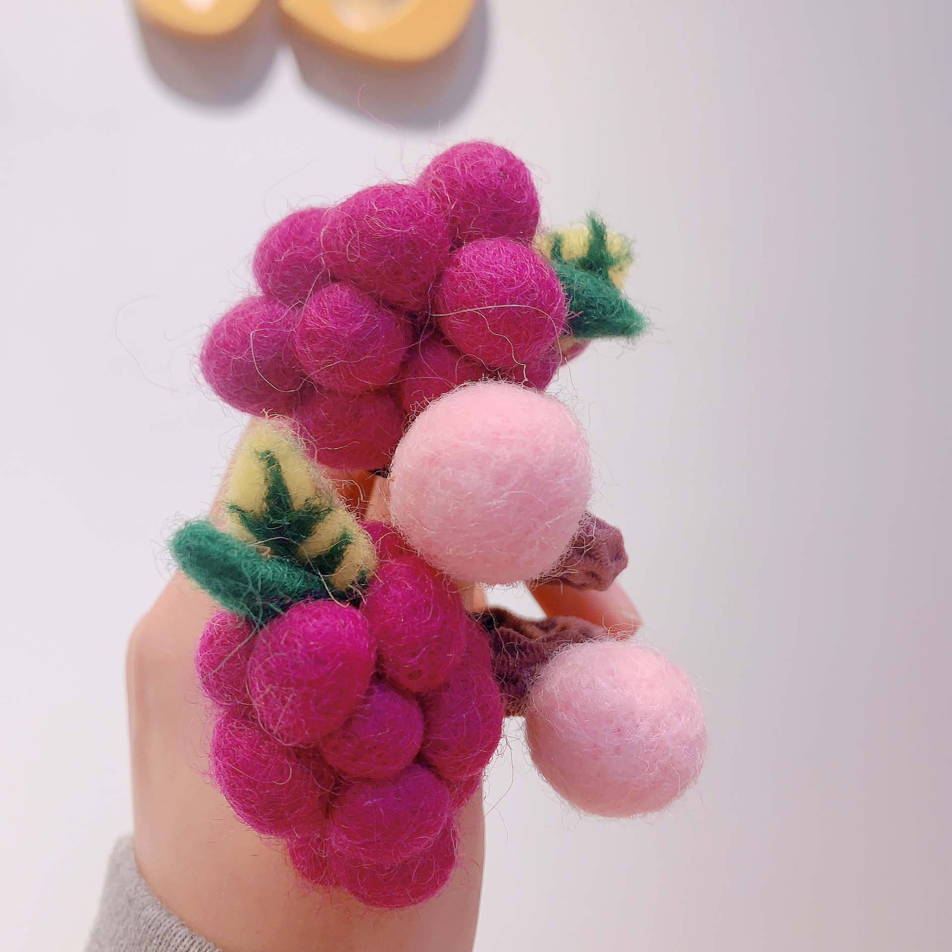 ins可爱糖果色羊毛毡立体水果毛绒电话圈发圈