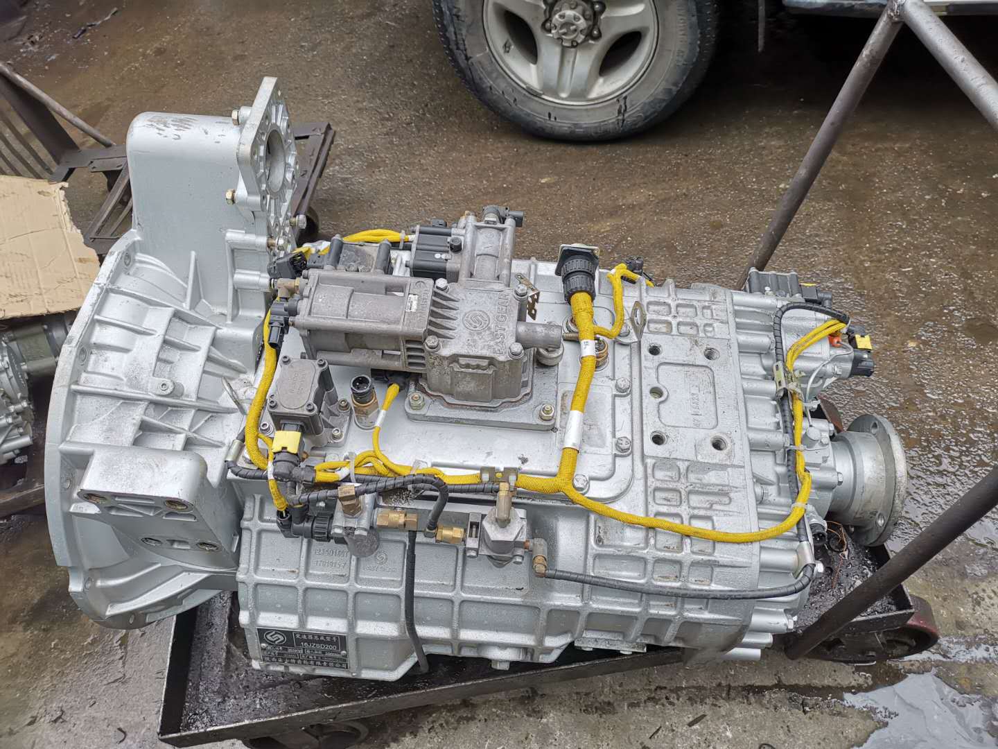 法士特8js125t中八档变速箱总成 1707047付箱焊接轴总成 重汽配件