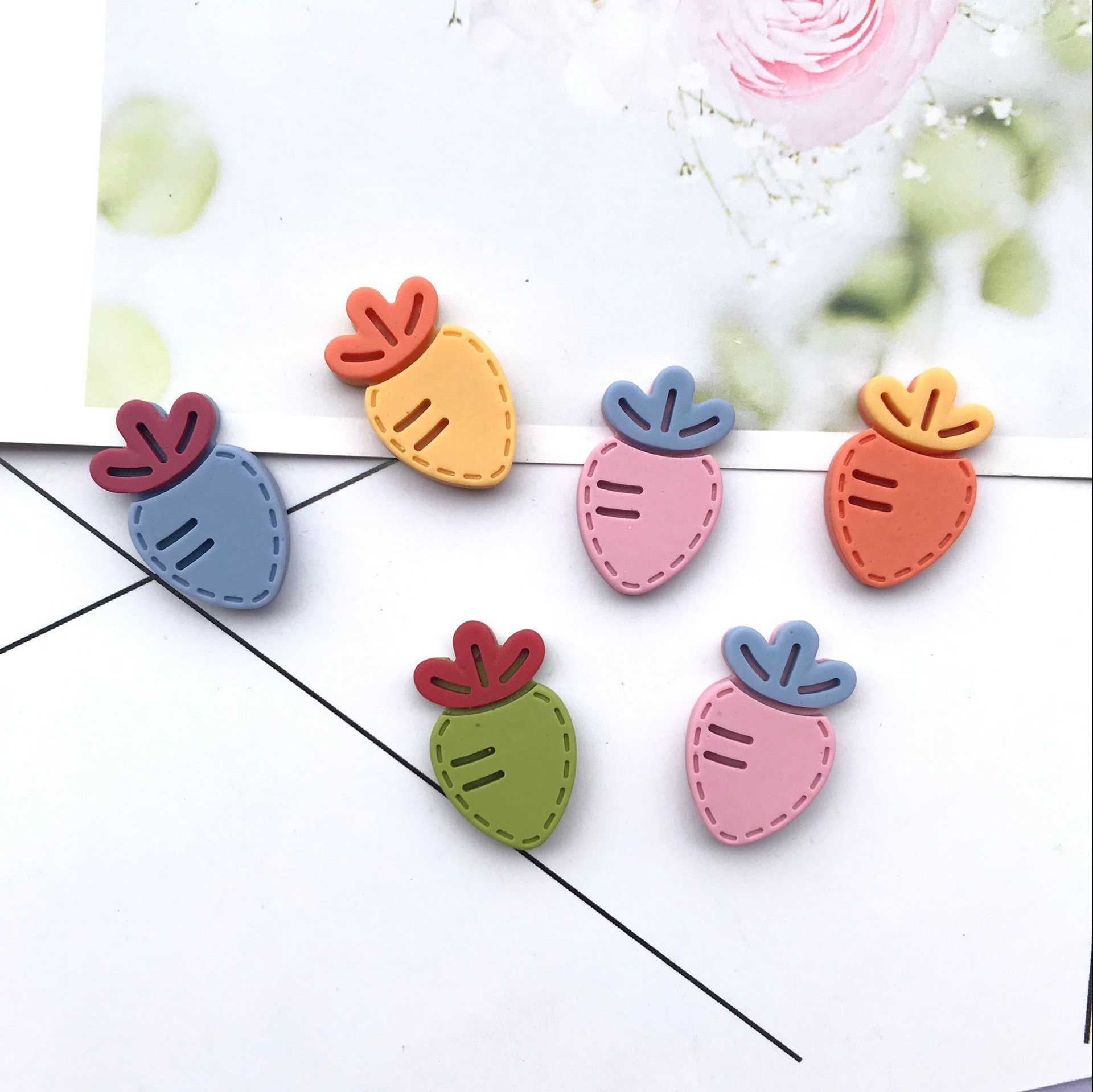 树脂可爱卡通胡萝卜头绳装饰 手机diy 批发 小吊坠装饰