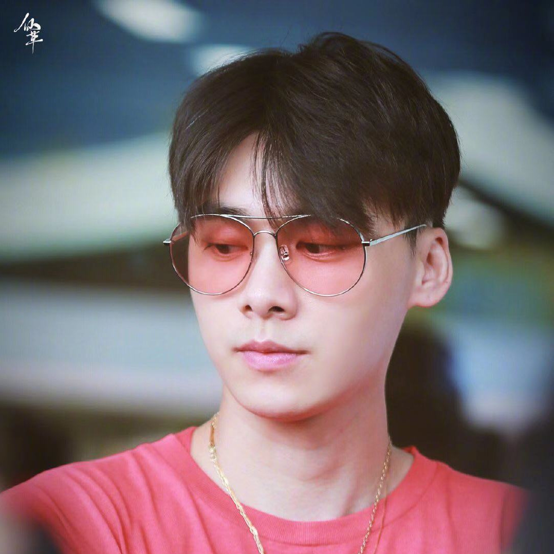 新款ins墨镜李易峰明星同款圆脸粉色透明太阳镜黄色蛤蟆复古百搭