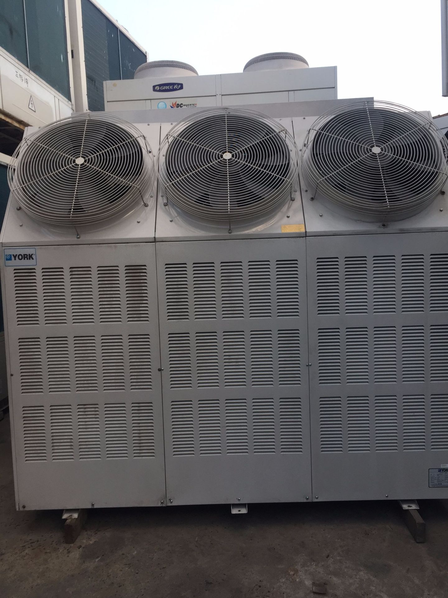 约克风冷模块小水机13匹制冷量32kw制热量33kw二手中央空调好