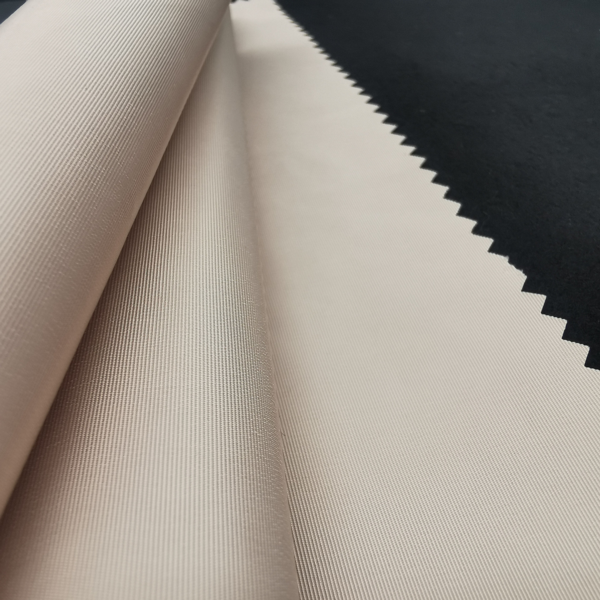 【厂家直销】三纬纺记忆 防绒涂白户外服冲锋衣面料