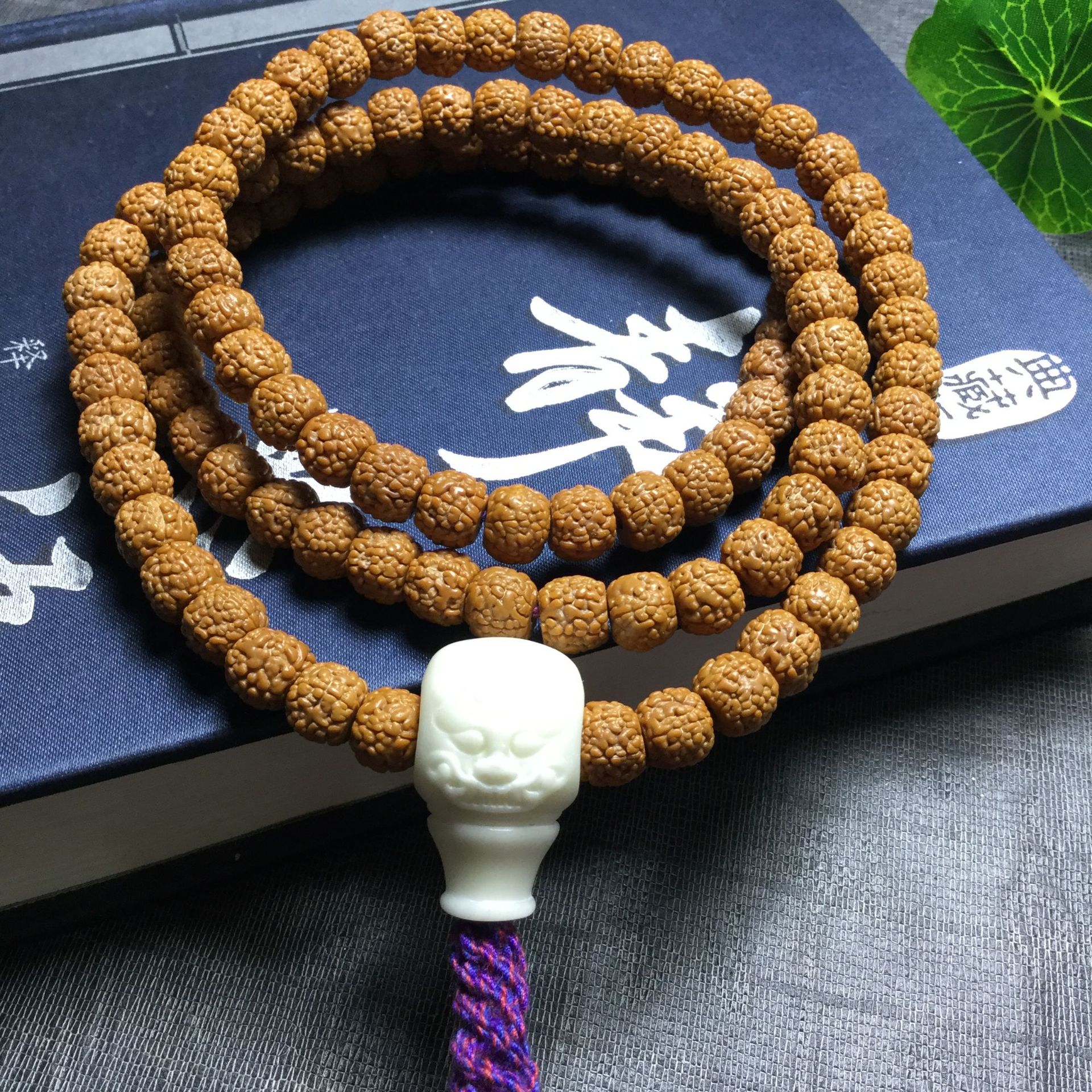 厂家直销藏式龙鳞108颗佛珠念珠象牙果兽面三通手工流苏