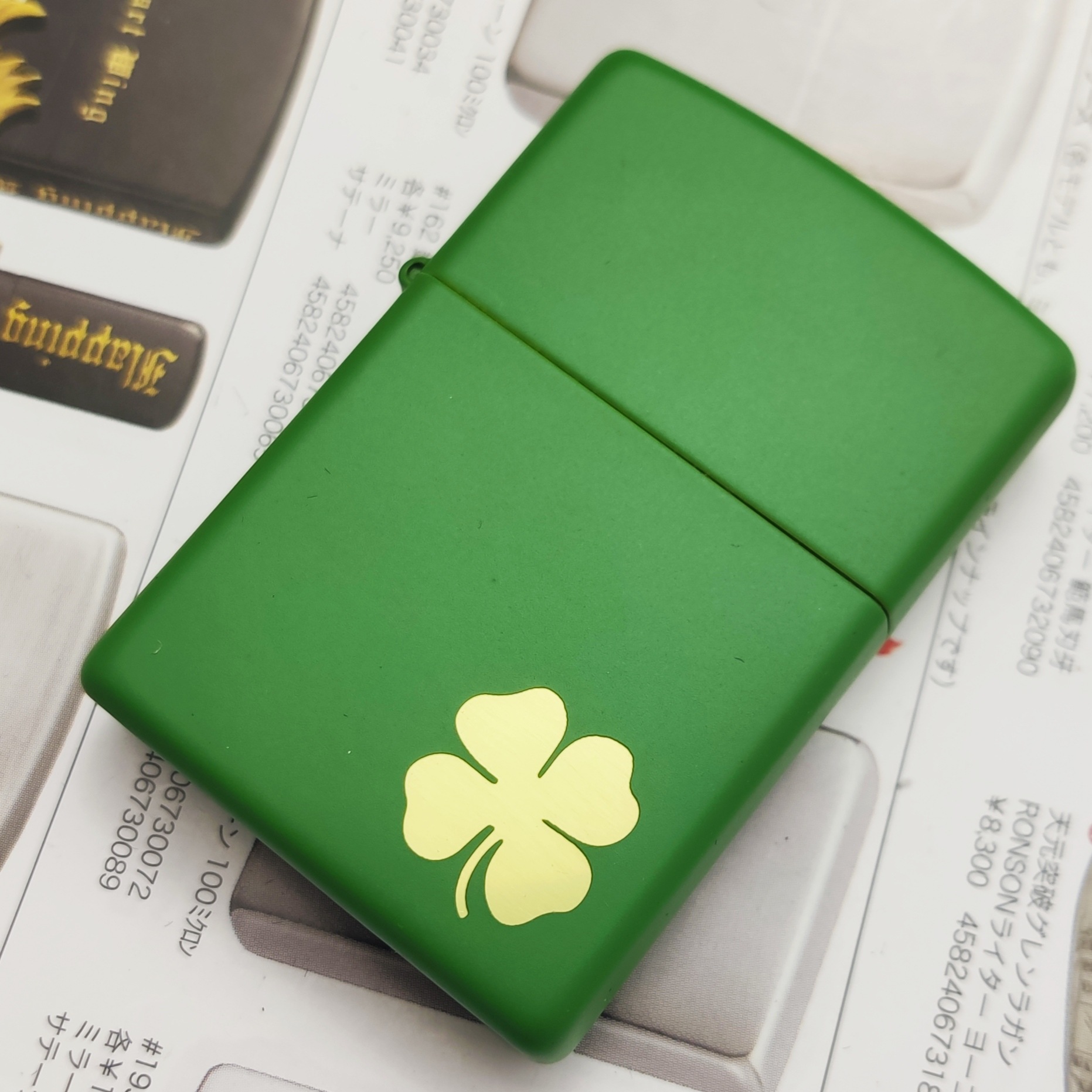 zippo 之宝打火机 绿色哑漆21032 四叶草 带码