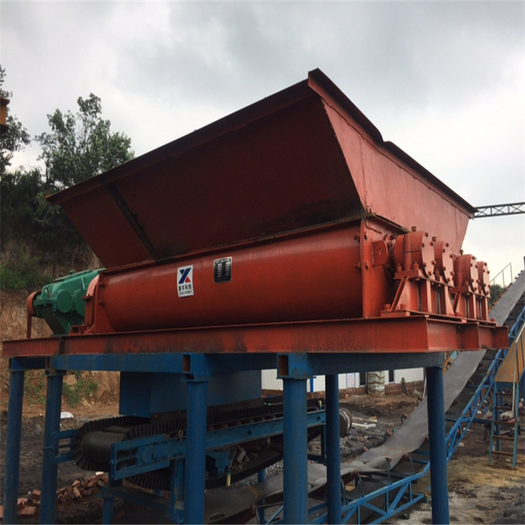 五彩石厂家直供 煤泥给煤机 螺旋输送机 煤泥给料机欢迎加工订制