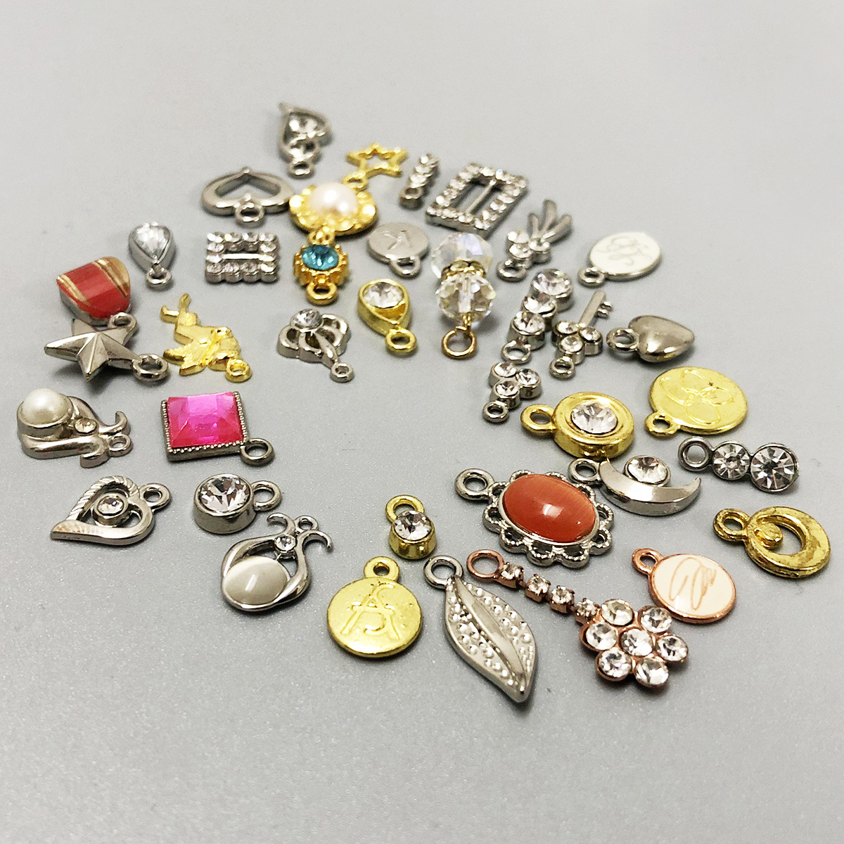 文胸五金饰品 合金电镀内衣鸡心吊饰装饰品 带钻石水钻吊坠