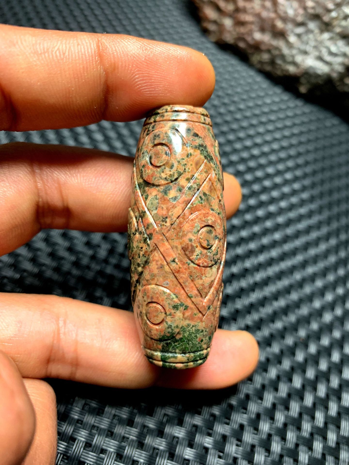 精品九眼法螺天珠,尺寸:52*20mm, 真正的第一代天然天珠,纯天然