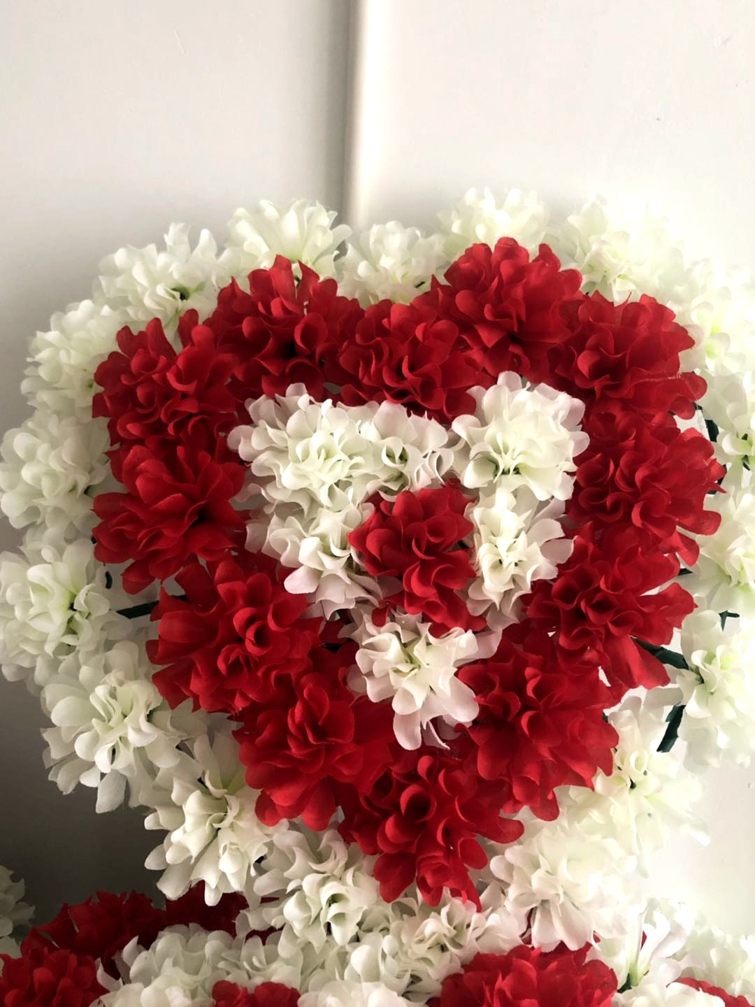 清明祭祀新款桃心花圈 仿真菊花环 义乌人造假花球菊公墓塑料花圈