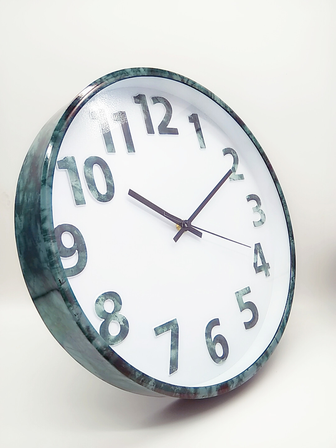 挂钟客厅现代简约静音大理石纹卧室石英钟表圆形时钟12寸一件代发