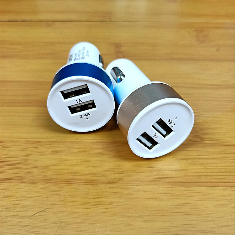 世纪飞扬c2000车载手机充电器双usb 2.4a平板ipad智能车充