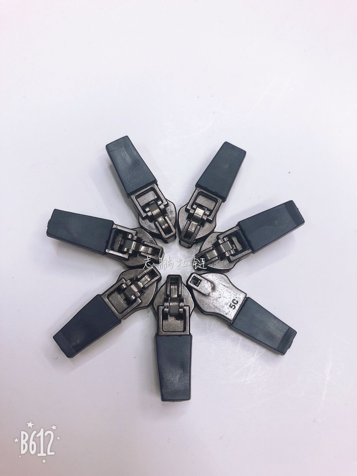 厂家现货批发正反3#金属拉链头弹簧头yg头正反面注胶皮头 运动服_志鹏