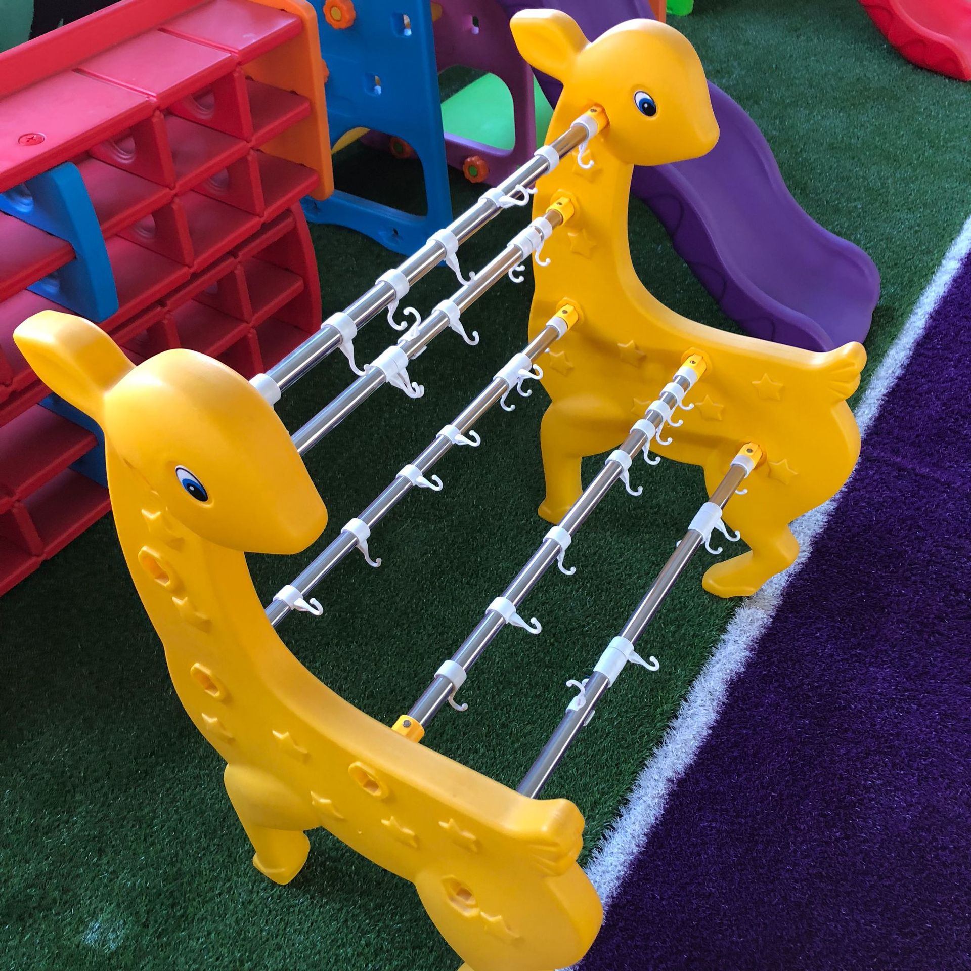 厂家直供 幼儿园儿童塑料毛巾架 不锈钢管小鹿小兔款卡通毛巾架