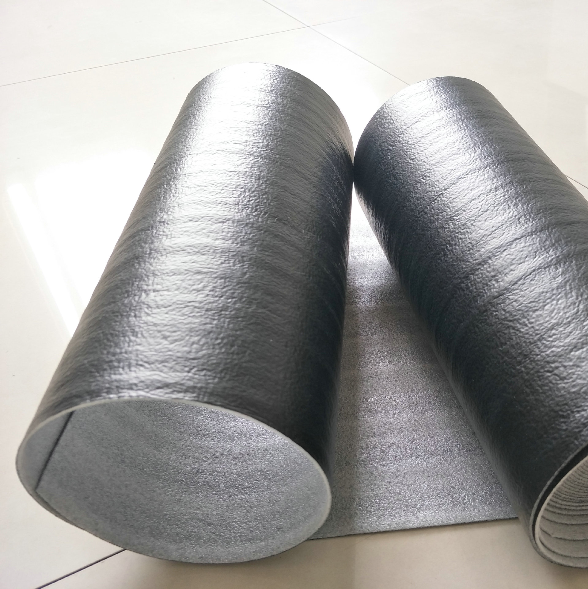 epe黑色轧花膜 珍珠棉覆膜 绒毯防潮铝膜复合材 镀铝膜珍珠棉