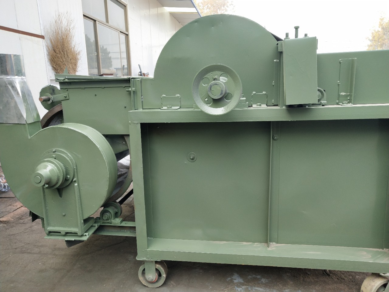 钉板尘绒开松机