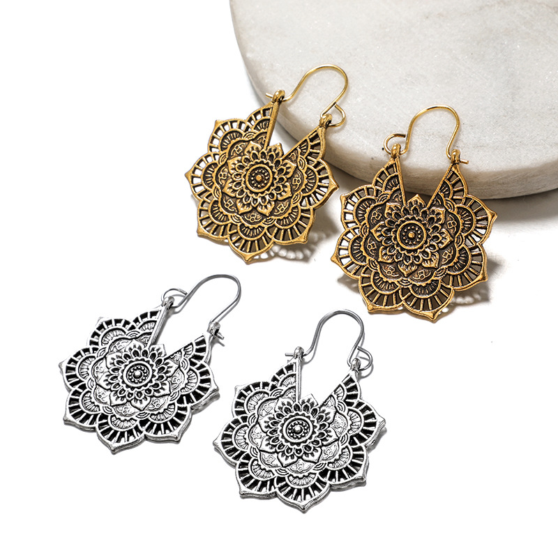 European and American Foreign Trade Ornament Retro Ethnic Style Metal Hollow Flower Flower Earrings Bohemian Carved Earrings