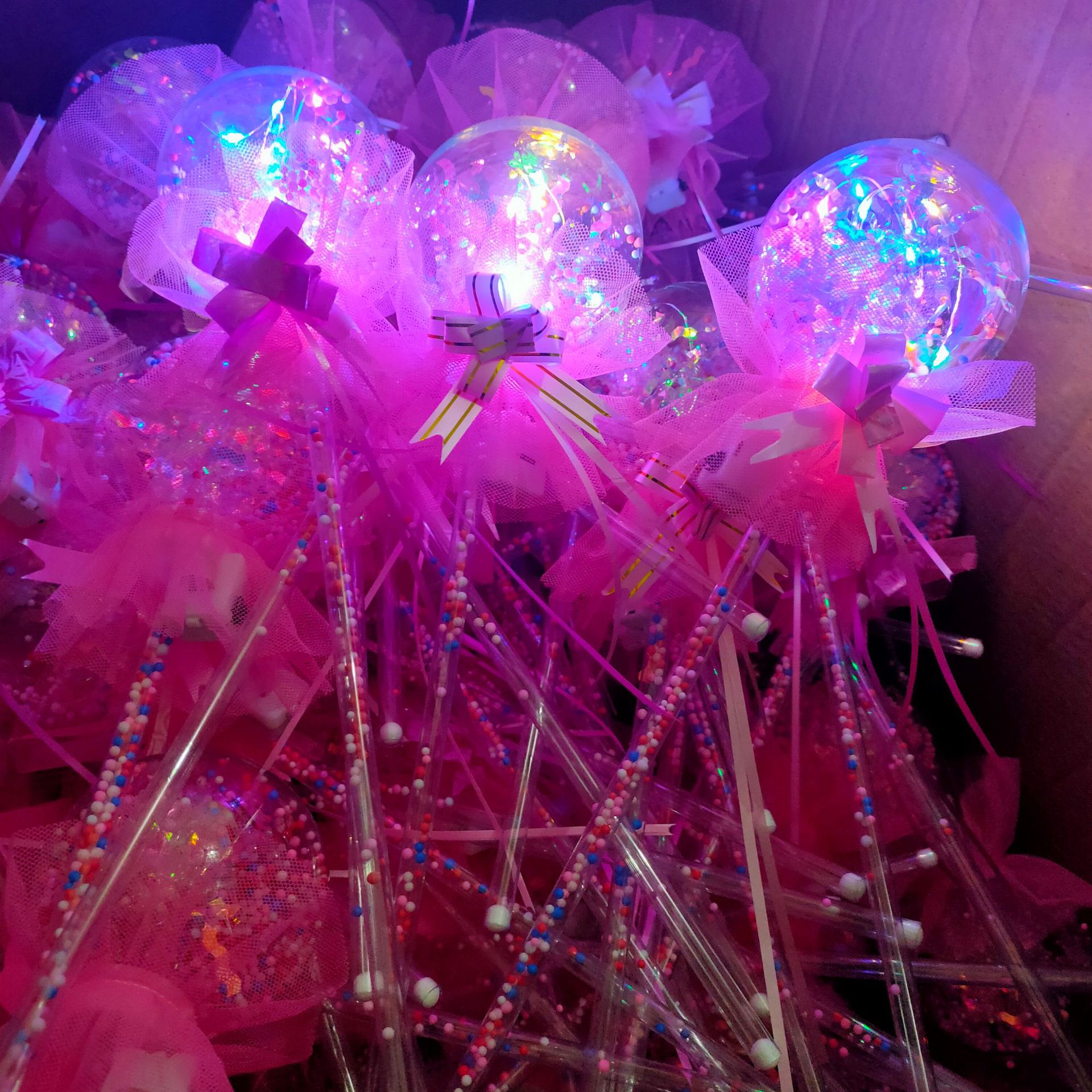 新款震动闪光棒星空球闪光棒儿童发光棒玩具地摊波波球魔法棒